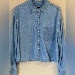 GAP Light Blue Denim Cropped Button front Shirt